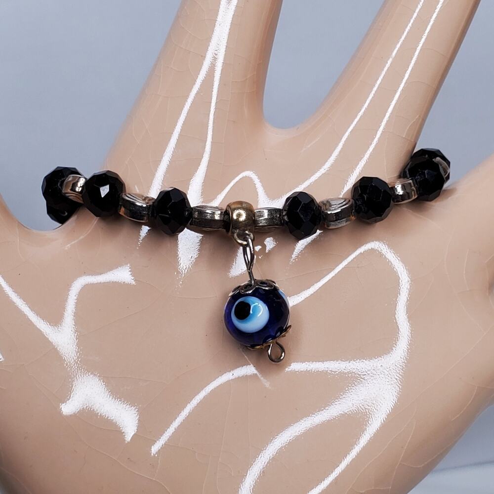 Vintage Bracelet Evil Eye Black Glass Bead w/ Metal Hearts Beaded Stretchy - Picture 2 of 3